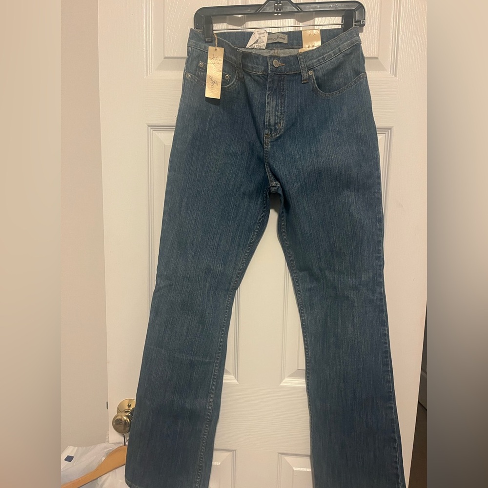 New NWT Lena Women's Boot Cut Jeans - Size 8